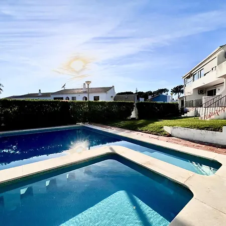 Classic 2 With Pool By Homing Apartment *